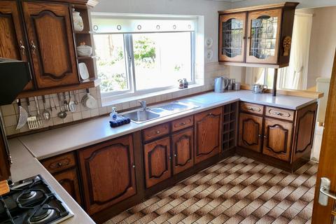 5 Birkdale Road, Wrexham, LL13 9QR