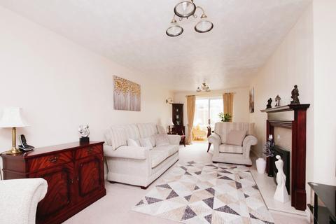 68 Whitethorn Close, York, YO31 9EY