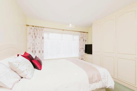 68 Whitethorn Close, York, YO31 9EY