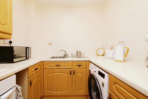 2 bedroom apartment for sale, Nicholas Gardens, North Yorkshire YO10