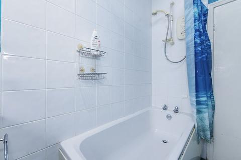2 bedroom apartment to rent, Kensal Rise, North Yorkshire YO10
