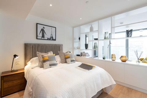 2 bedroom flat for sale, Landmark Pinnacle, 15 Westferry Road, London, E14