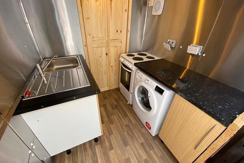 1 bedroom ground floor flat to rent, Brabazon Road, Hounslow, TW5