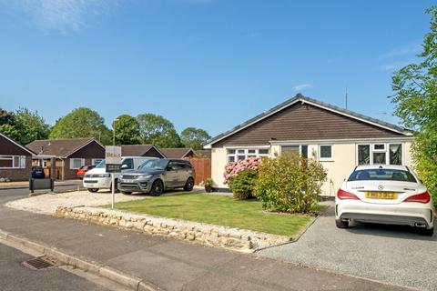 3 bedroom bungalow for sale, Torwood Gardens, Hampshire SO50