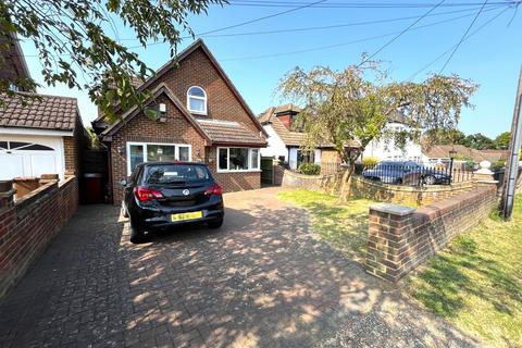 4 bedroom detached house for sale, Chestnut Avenue, Walderslade, Chatham, Kent, ME5