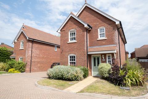 3 bedroom detached house for sale, Lancefield Drive, Faversham, ME13