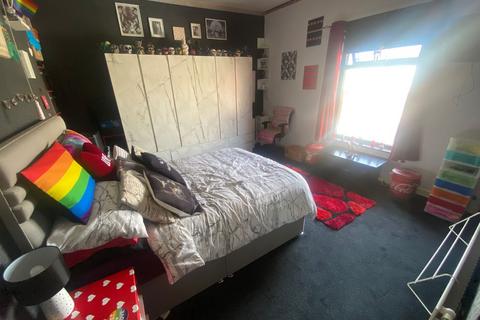100 Fields New Road, Chadderton, Oldham, OL9 8NH