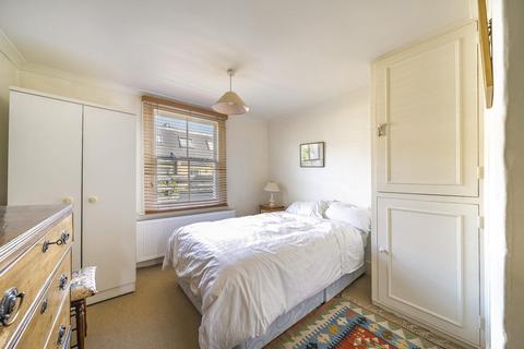 9 Weiss Road, London, SW15 1DH