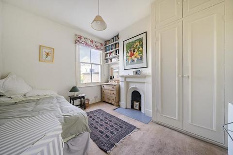 9 Weiss Road, London, SW15 1DH