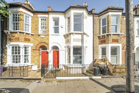 9 Weiss Road, London, SW15 1DH