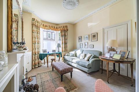 9 Weiss Road, London, SW15 1DH