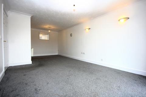 2 bedroom terraced house to rent, Mountbatten Close, Preston PR2