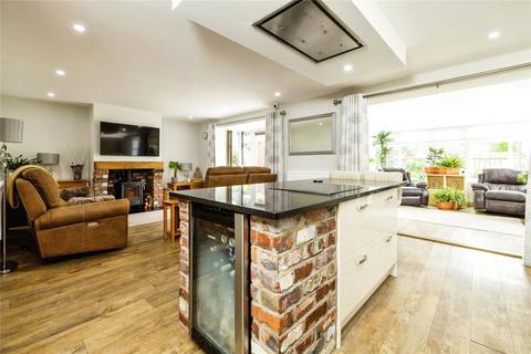 12 Warwick Close, Saxilby, Lincoln, LN1 2FT