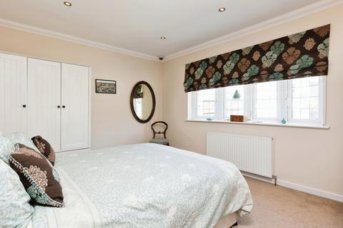 21 Hill View Road, Longfield, DA3 7NB