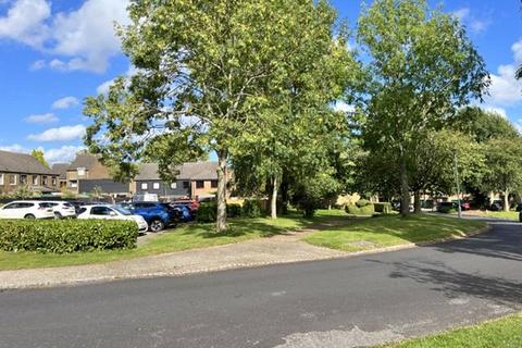 24 Bazes Shaw, New Ash Green, Longfield, DA3 8QX