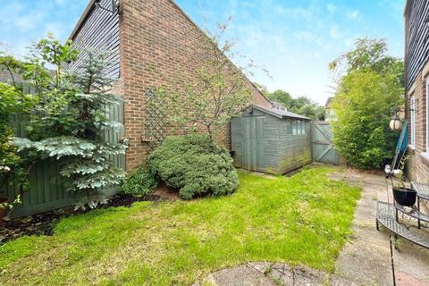 24 Bazes Shaw, New Ash Green, Longfield, DA3 8QX
