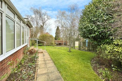 2 bedroom bungalow for sale, Deerhurst Close, Kent DA3