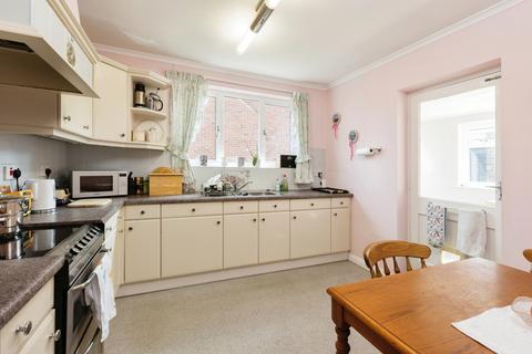 8 Kent Road, Longfield, DA3 7QR