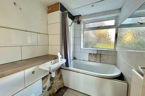 2 bedroom flat for sale, Tonbridge Road, Kent ME16