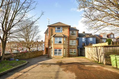 2 bedroom flat for sale, Boxley Road, Kent ME14