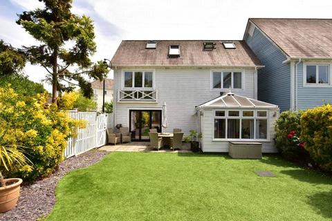 4 bedroom detached house for sale, Booth Close, Kent ME6