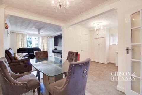 40 Balstonia Drive, Stanford-le-hope, SS17 8HT