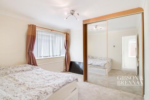40 Balstonia Drive, Stanford-le-hope, SS17 8HT