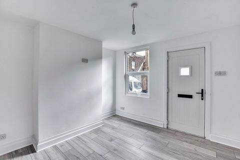 2 bedroom terraced house to rent, New Hythe Lane, Aylesford ME20