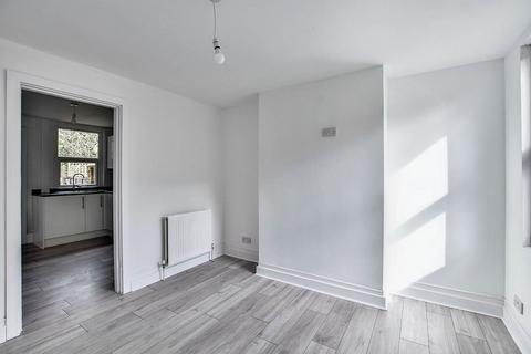 2 bedroom terraced house to rent, New Hythe Lane, Aylesford ME20