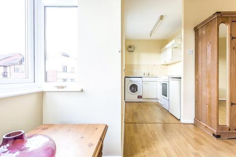 1 bedroom flat for sale, Sterling Gardens, New Cross, London SE14