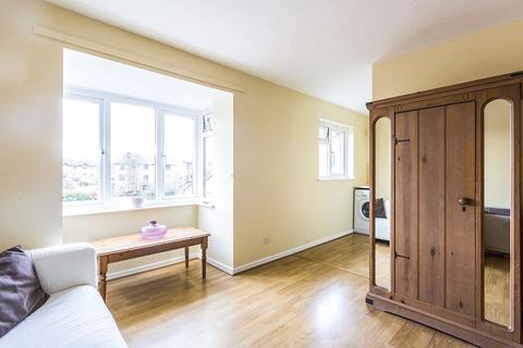 1 bedroom flat for sale, Sterling Gardens, New Cross, London SE14