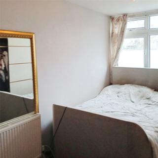 3 bedroom maisonette for sale, Featley Road, London SW9