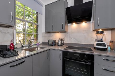 2 bedroom flat for sale, Warwick Chambers, London W8