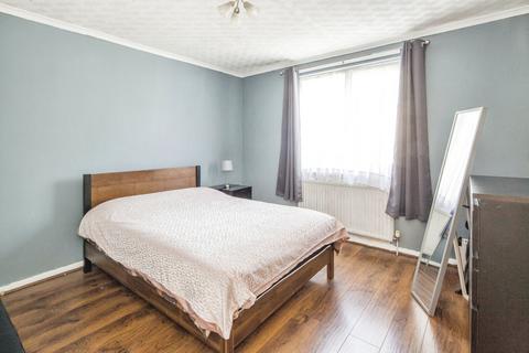 3 bedroom terraced house for sale, Romney Close, London SE14