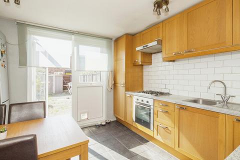 3 bedroom terraced house for sale, Romney Close, London SE14