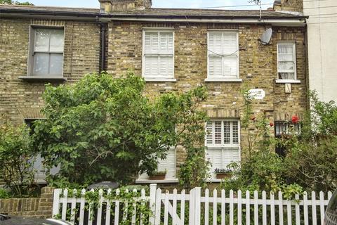 2 bedroom terraced house for sale, Dennett's Road, London SE14