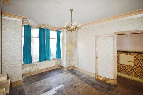 13 Neuchatel Road, London, SE6 4EH