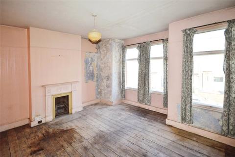13 Neuchatel Road, London, SE6 4EH