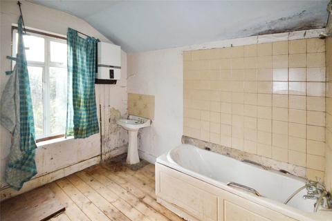 13 Neuchatel Road, London, SE6 4EH