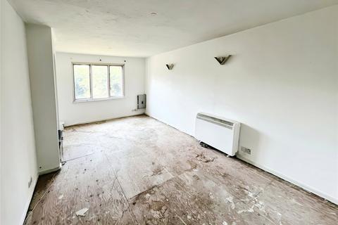 27 Cricketers Close, Erith, DA8 1TU