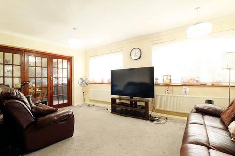 3 bedroom semi-detached house for sale, Eversley Avenue, Bexleyheath DA7