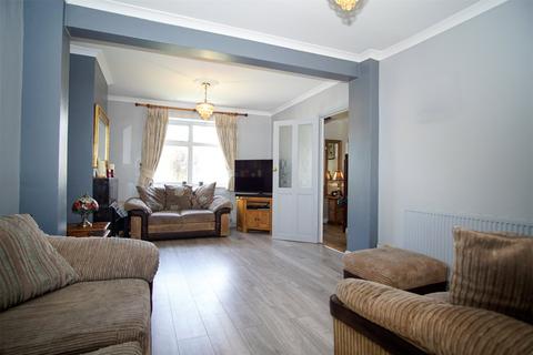 15 Barnehurst Avenue, Erith, DA8 3NE