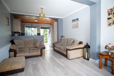 15 Barnehurst Avenue, Erith, DA8 3NE
