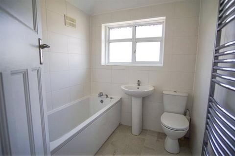 3 Beechfield Road, Erith, DA8 3BB
