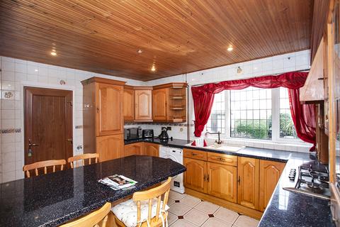 4 Trentham Road, Hartshill, Nuneaton, CV10 0SN