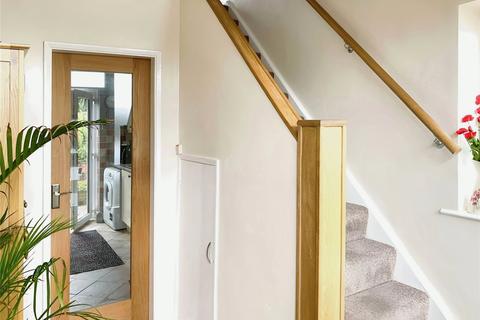2 Hillside, Hartshill, Nuneaton, CV10 0NN