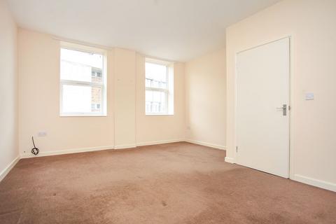 3 bedroom flat to rent, Newdegate Street, Warwickshire CV11