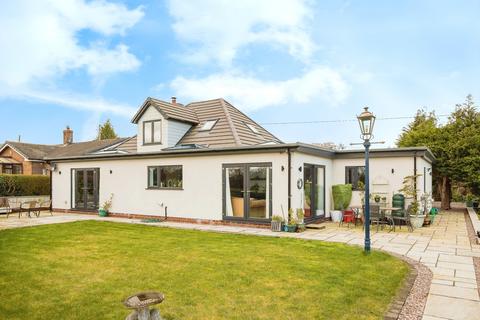 4 bedroom bungalow for sale, Wern, Oswestry SY10