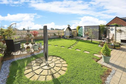 2 Lea Manor Gardens, Albrighton, Wolverhampton, WV7 3DD