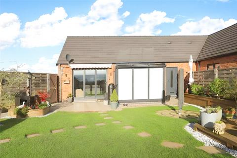 2 Lea Manor Gardens, Albrighton, Wolverhampton, WV7 3DD